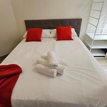 Luminoso Apartamento 6 Personas Pueblo Nuevo Madrid Dış mekan fotoğraf